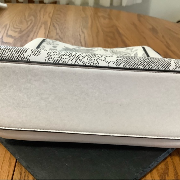 Cruise! Joanel Butterfly Hobo Bag White Black NWT - Picture 8 of 11